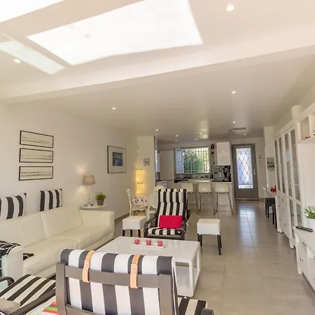 Les Palmiers Holiday home *
