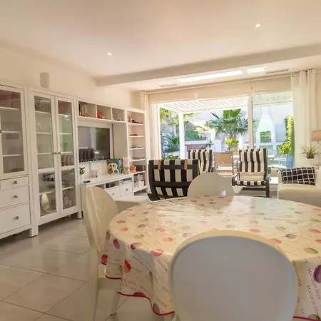 Les Palmiers Holiday home